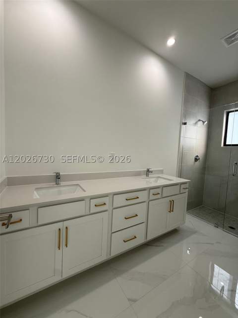 9630 SW 208th Ter, Cutler Bay FL - photo 11 of 26