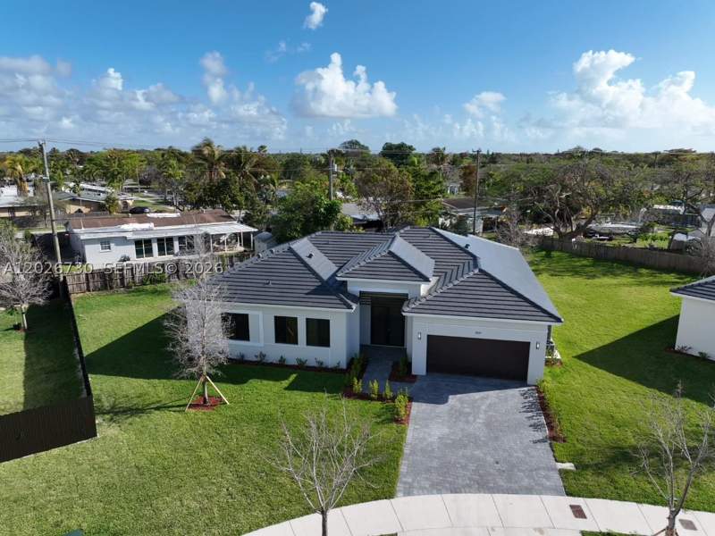 4 bedroom SingleFamilyResidence at 9630 SW 208th Ter, Century at Cutler Bay, Cutler Bay — photo 3