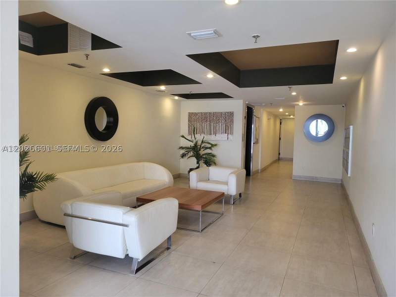 2 bedroom Condominium at 2924 Collins Ave 301, Ocean View Plaza Condo, Miami Beach — photo 4