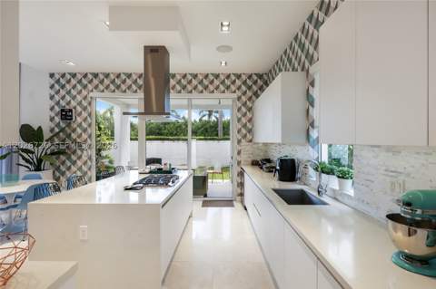 7441 NW 102nd Ct, Doral FL - photo 18 of 76