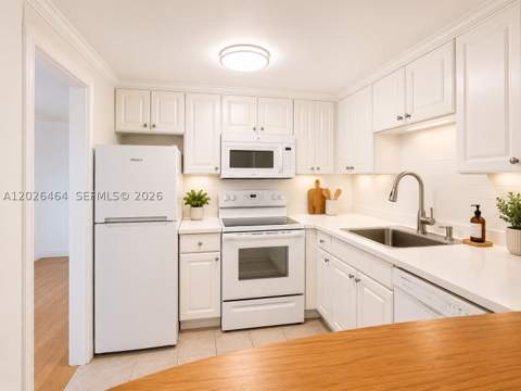 5401 Collins Ave 1022, Miami Beach FL - photo 8 of 22