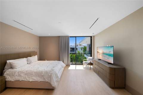 571 Glenridge Rd, Key Biscayne FL - photo 11 of 45