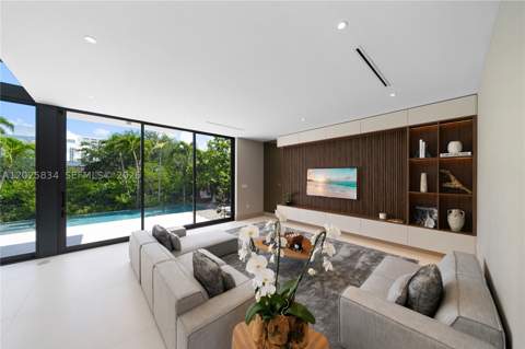 571 Glenridge Rd, Key Biscayne FL - photo 21 of 45
