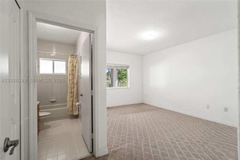 3 bedroom SingleFamilyResidence at 716 SE 12th Ter, Tennessee Estates, Homestead — photo 5