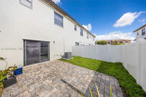 9381 W 33rd Ln, Hialeah FL - photo 15 of 35