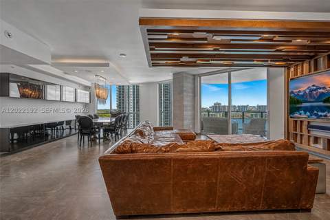 17111 Biscayne Blvd 1405/07, North Miami Beach FL - photo 12 of 37