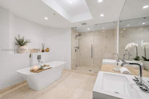 17111 Biscayne Blvd 1405/07, North Miami Beach FL - photo 9 of 37