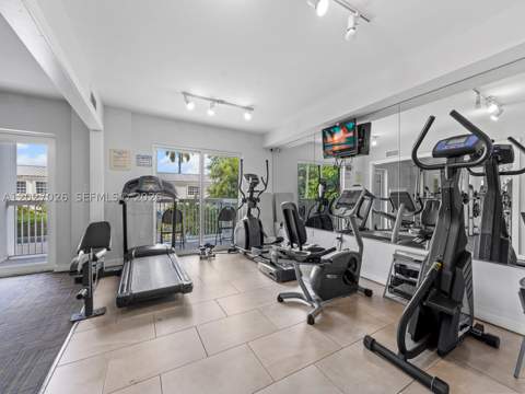 2740 SW 28th Ter 508, Miami FL - photo 13 of 18