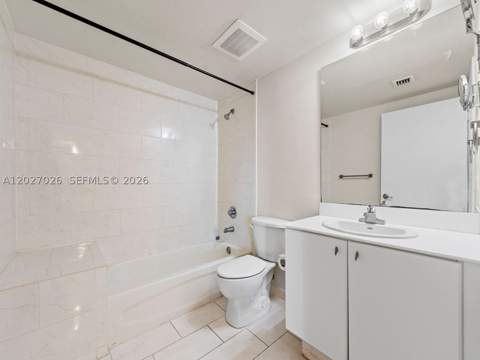 2740 SW 28th Ter 508, Miami FL - photo 9 of 18