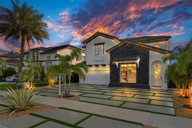 4 bedroom SingleFamilyResidence at 1680 SW 154th Path, Efm Estates Sections Two, Miami — photo 2