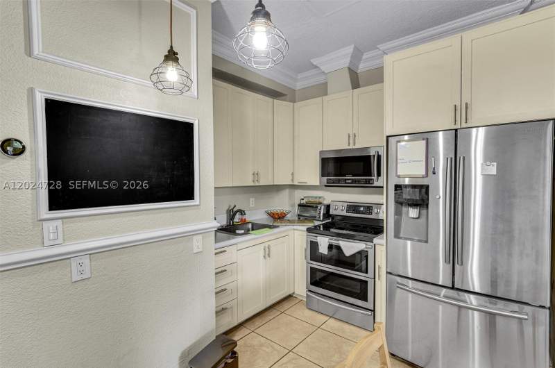 9 bedroom SingleFamilyResidence at 1313 SW 24th Ave, Byan Park, Miami — photo 5