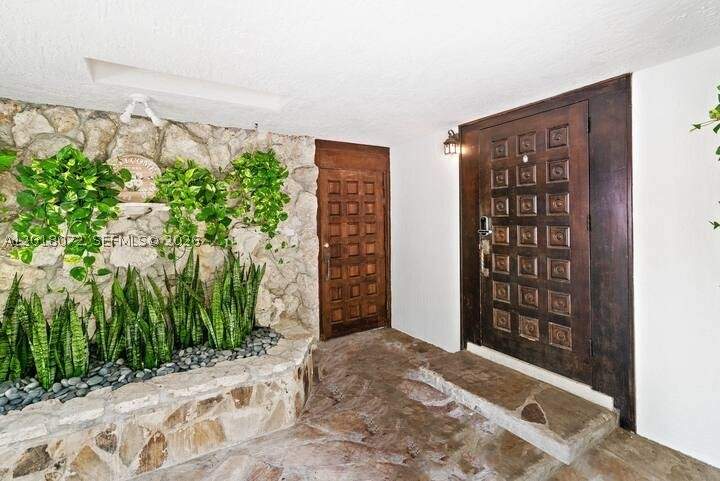 3 bedroom SingleFamilyResidence at 13325 SW 84th Ave, Howard Pines, Pinecrest — photo 4