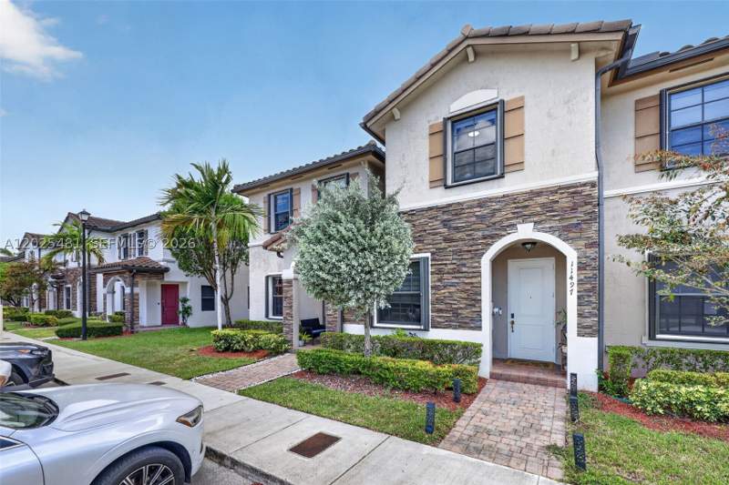 3 bedroom Townhouse at 11497 SW 250th St, Coco Palm Estates, Homestead — photo 2