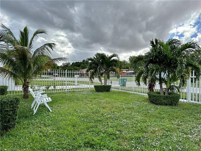 4 bedroom SingleFamilyResidence at 4315 NW 11th Court, W Buena Vista Cen, Miami — photo 4
