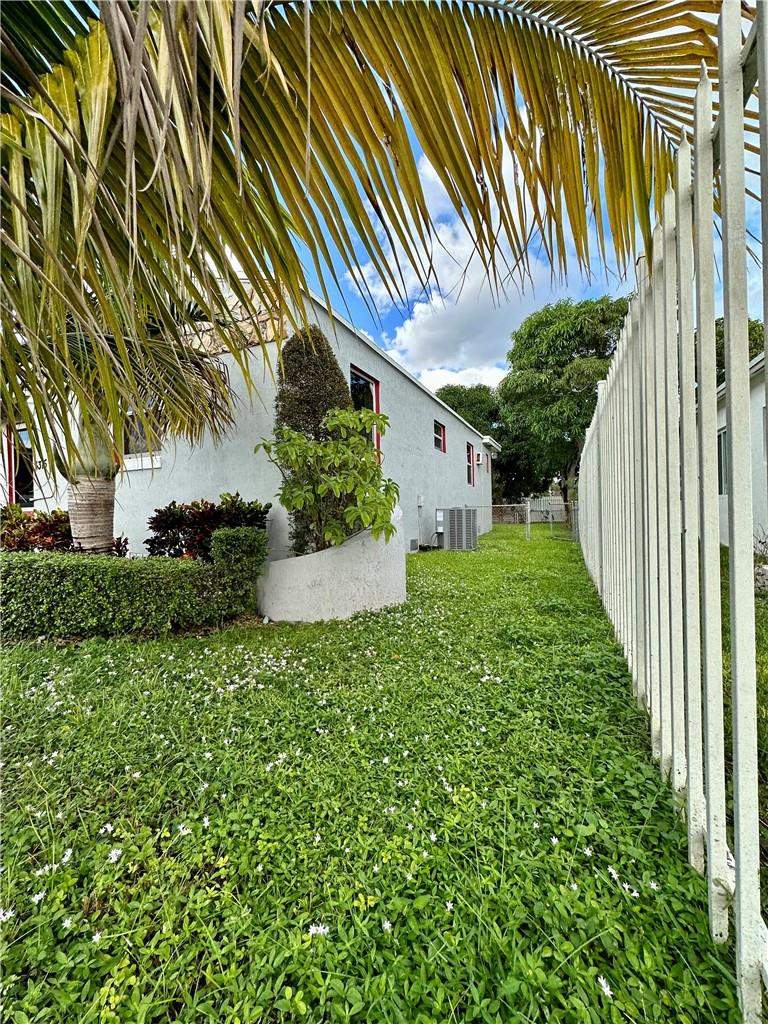 4 bedroom SingleFamilyResidence at 4315 NW 11th Court, W Buena Vista Cen, Miami — photo 5