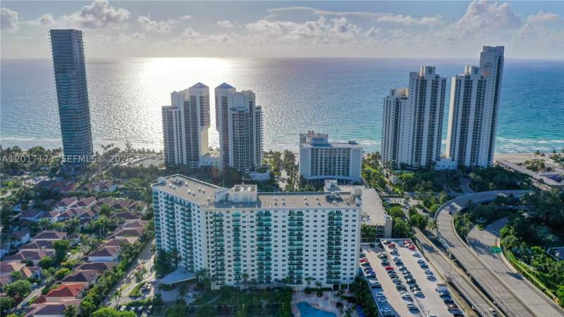 1 bedroom Condominium at 19370 Collins Ave 621, Ocean Reserve Condo, Sunny Isles Beach — photo 4