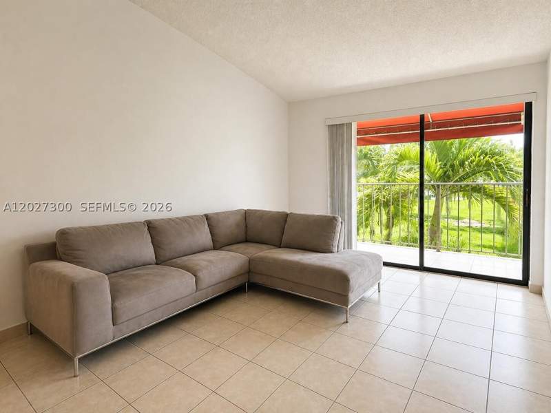 2 bedroom Condominium at 15540 SW 80th St D-304, The Courts At Kendall Cond, Miami — photo 2