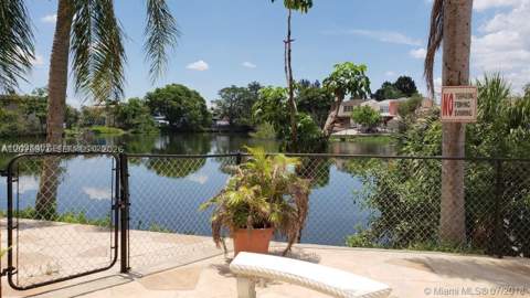 1325 W 68th St 214, Hialeah FL - photo 13 of 29