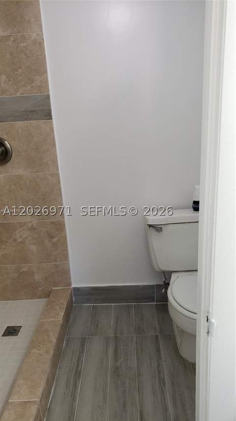 1325 W 68th St 214, Hialeah FL - photo 23 of 29