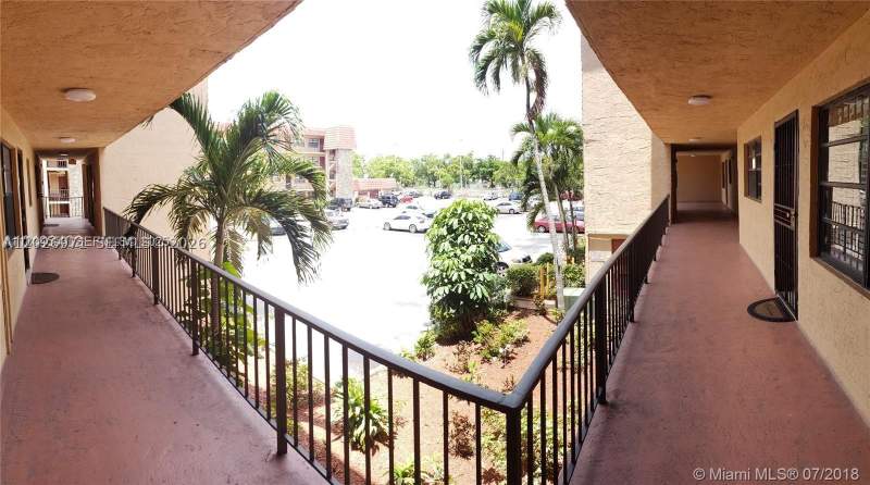 3 bedroom Condominium at 1325 W 68th St 214, Kings Cove Condo, Hialeah — photo 4