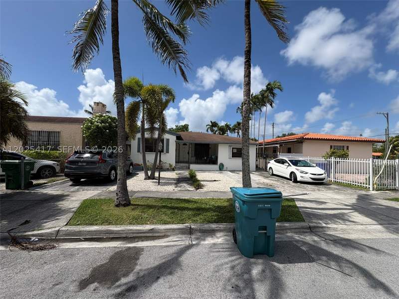 4 bedroom SingleFamilyResidence at 1680 SW 14th Ter, Seville, Miami — photo 2
