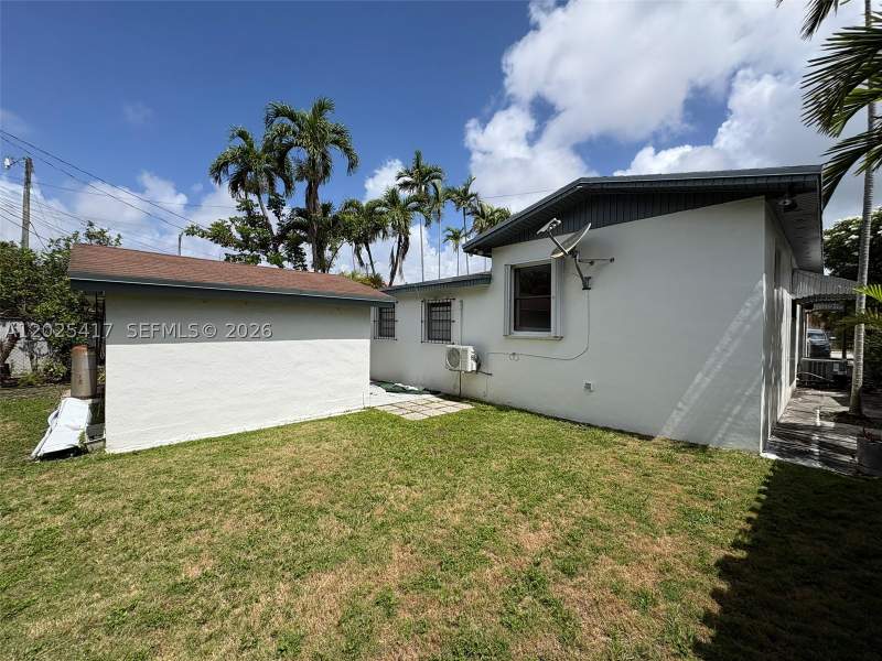 4 bedroom SingleFamilyResidence at 1680 SW 14th Ter, Seville, Miami — photo 3
