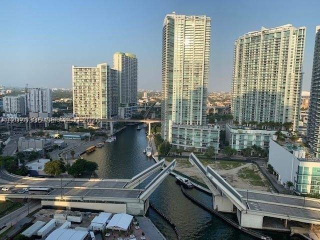 1 bedroom Condominium at 31 SE 5th St 705, Brickell On The River N T, Miami — photo 2