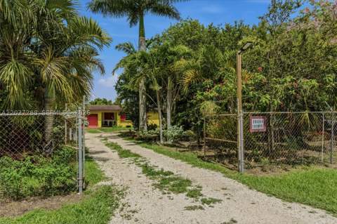 25800 SW 199th Ave, Homestead FL - photo 10 of 37