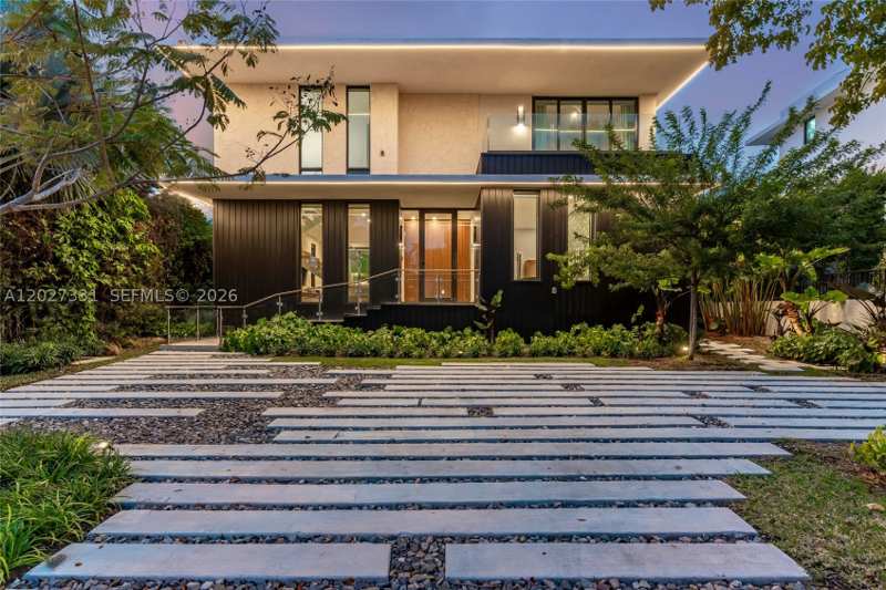 4 bedroom SingleFamilyResidence at 4354 Alton Rd, Nautilus Sub, Miami Beach — photo 1