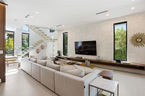 4354 Alton Rd, Miami Beach FL - photo 13 of 51
