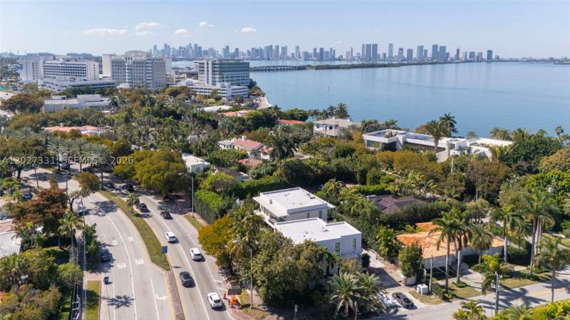 4 bedroom SingleFamilyResidence at 4354 Alton Rd, Nautilus Sub, Miami Beach — photo 4