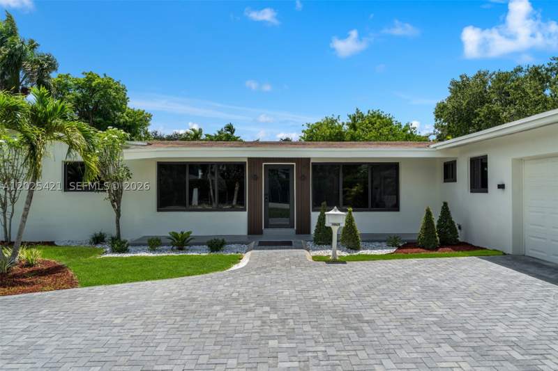 5 bedroom SingleFamilyResidence at 10825 SW 80th Ave, Killian Green Ests, Miami — photo 2