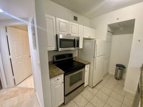 17100 N Bay Road 1911, Sunny Isles Beach FL - photo 6 of 20