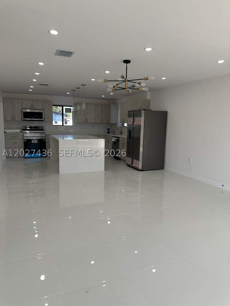 4 bedroom SingleFamilyResidence at 2041 NW 190th Ter, Windward Estates Sec 1, Miami Gardens — photo 2