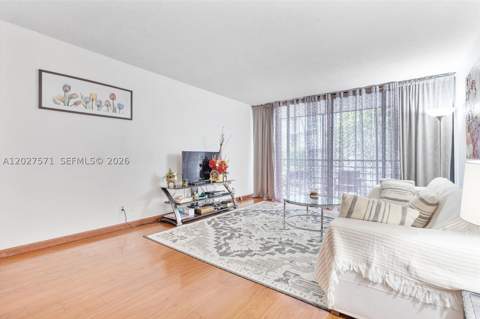 20400 W Country Club Dr 214, Aventura FL - photo 8 of 28