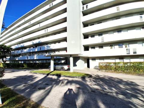 1770 NE 191st St 813-1, Miami FL - photo 6 of 34