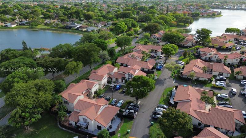3 bedroom Condominium at 14950 SW 49th Ln 7C, Lakes Meadow Vilg Homes C, Miami — photo 2