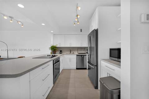 5700 Collins Ave 5J, Miami Beach FL - photo 15 of 43