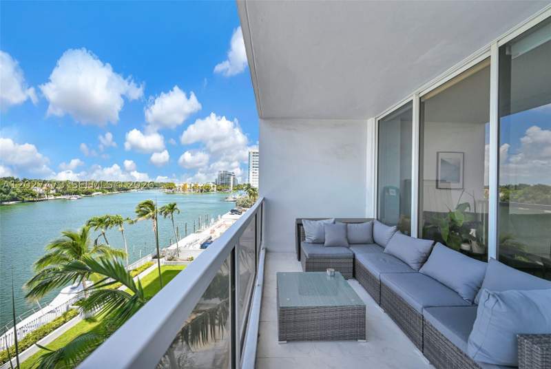 1 bedroom Condominium at 5700 Collins Ave 5J, Seacoast 5700 Condo, Miami Beach — photo 4
