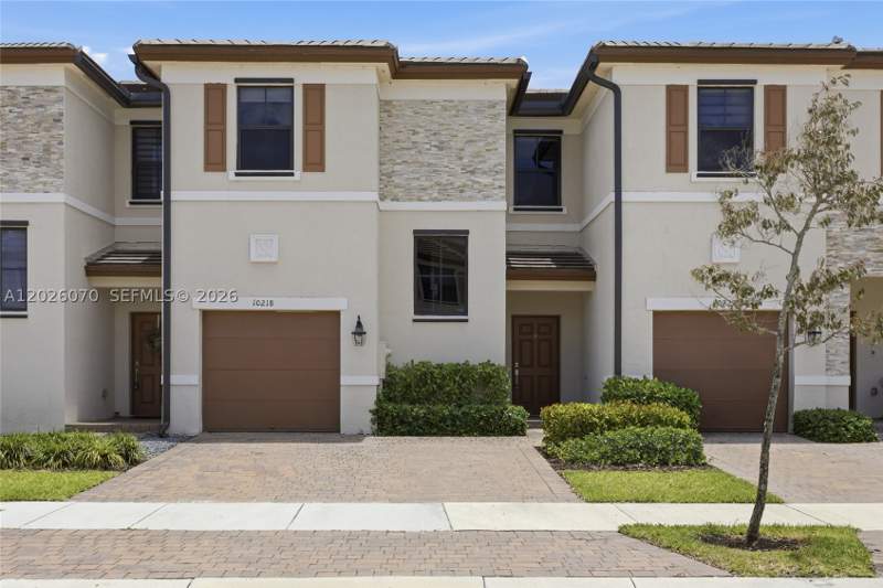 3 bedroom Townhouse at 10218 SW 231st Ln, Enclave South Phase 1, Cutler Bay — photo 2