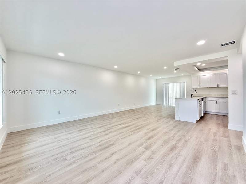 2 bedroom Villa at 10209 SW 20th Ter, Coral Haven Sec Two, Miami — photo 5