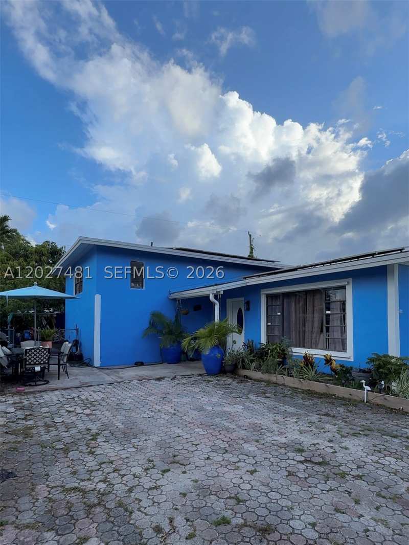 3 bedroom SingleFamilyResidence at 1300 NE 203rd St, Mansionette Homes Sec 2, Miami — photo 1