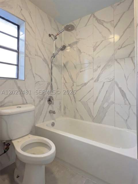 1300 NE 203rd St, Miami FL - photo 15 of 40