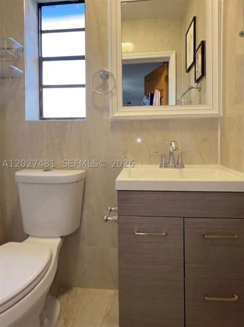 1300 NE 203rd St, Miami FL - photo 20 of 40