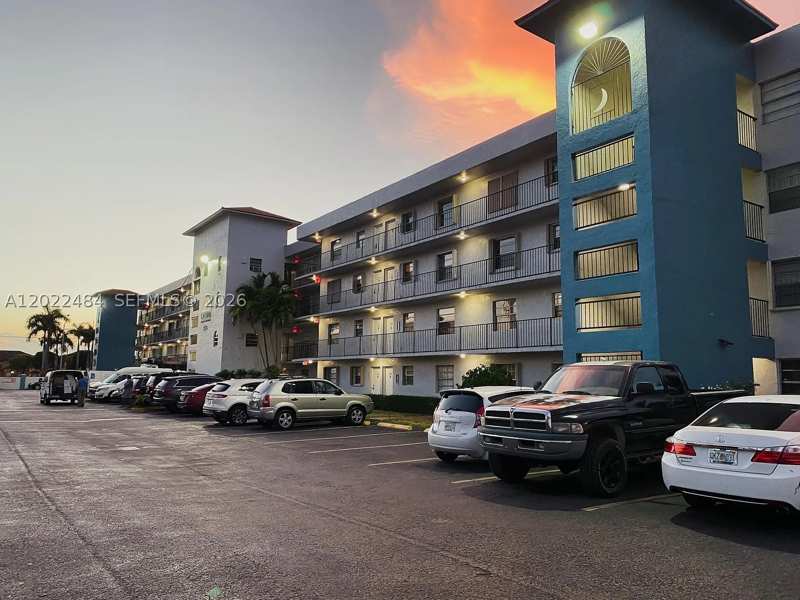 2 bedroom Condominium at 2775 W 52nd St 206, La Luna Condo, Hialeah — photo 1