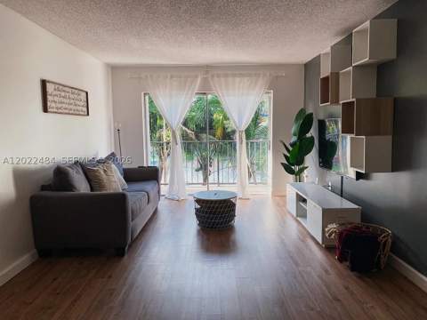 2775 W 52nd St 206, Hialeah FL - photo 6 of 28