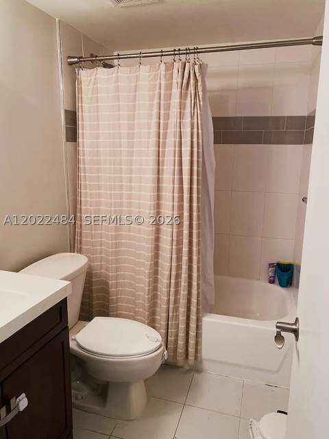 2775 W 52nd St 206, Hialeah FL - photo 8 of 28