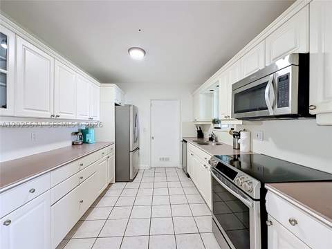 2501 NE 209th Ter, Miami FL - photo 13 of 47