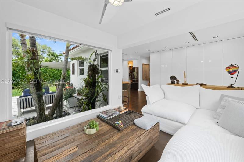 3 bedroom SingleFamilyResidence at 39 Montilla Ave, Coral Gables Flagler Stre, Coral Gables — photo 5