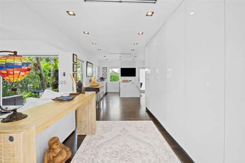 39 Montilla Ave, Coral Gables FL - photo 7 of 33